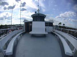 NYC charter yacht Festiva bow