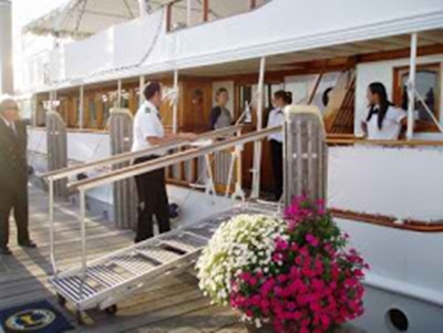 Mariner III boarding