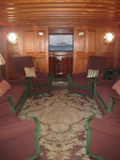 Mariner III salon